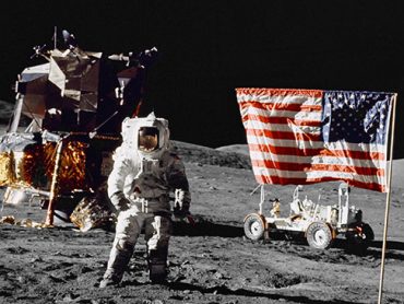 Apollo 17: The Last Men on the Moon